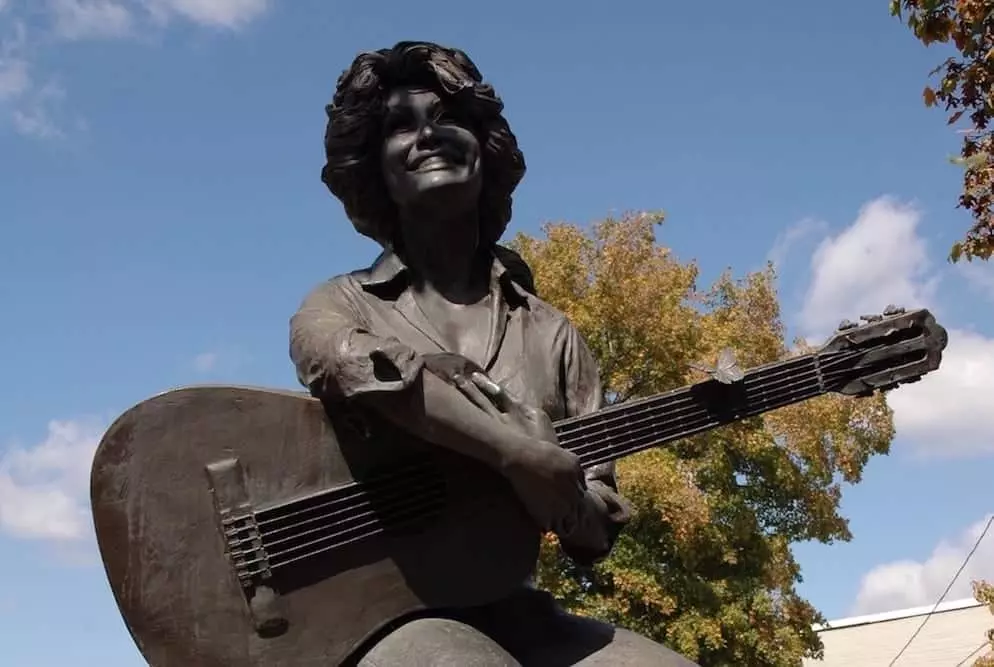 statue of Dolly Parton, an important figure in the history of the Smoky Mountains
