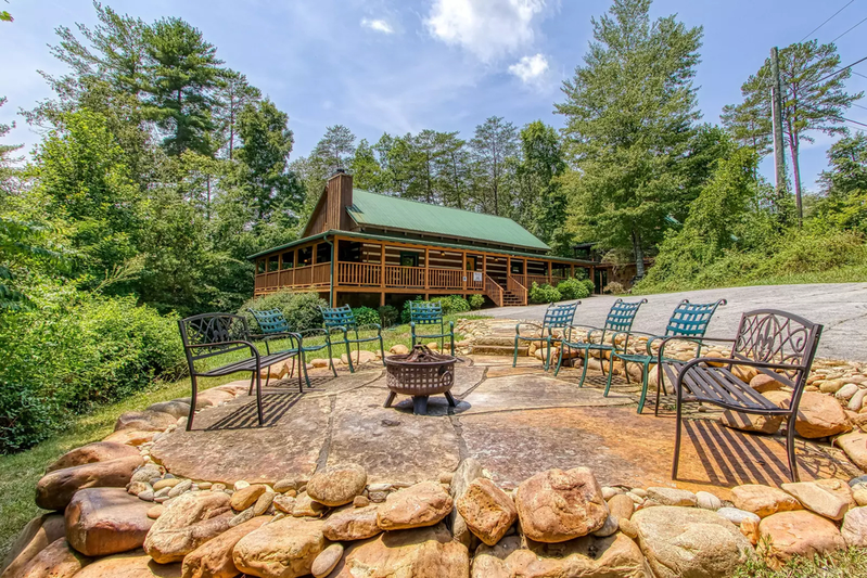 A Sweet Retreat - one of the top pet friendly cabins in Pigeon Forge TN