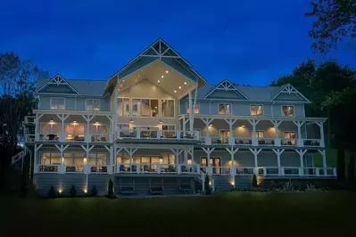 Grand Leconte Lodge exterior