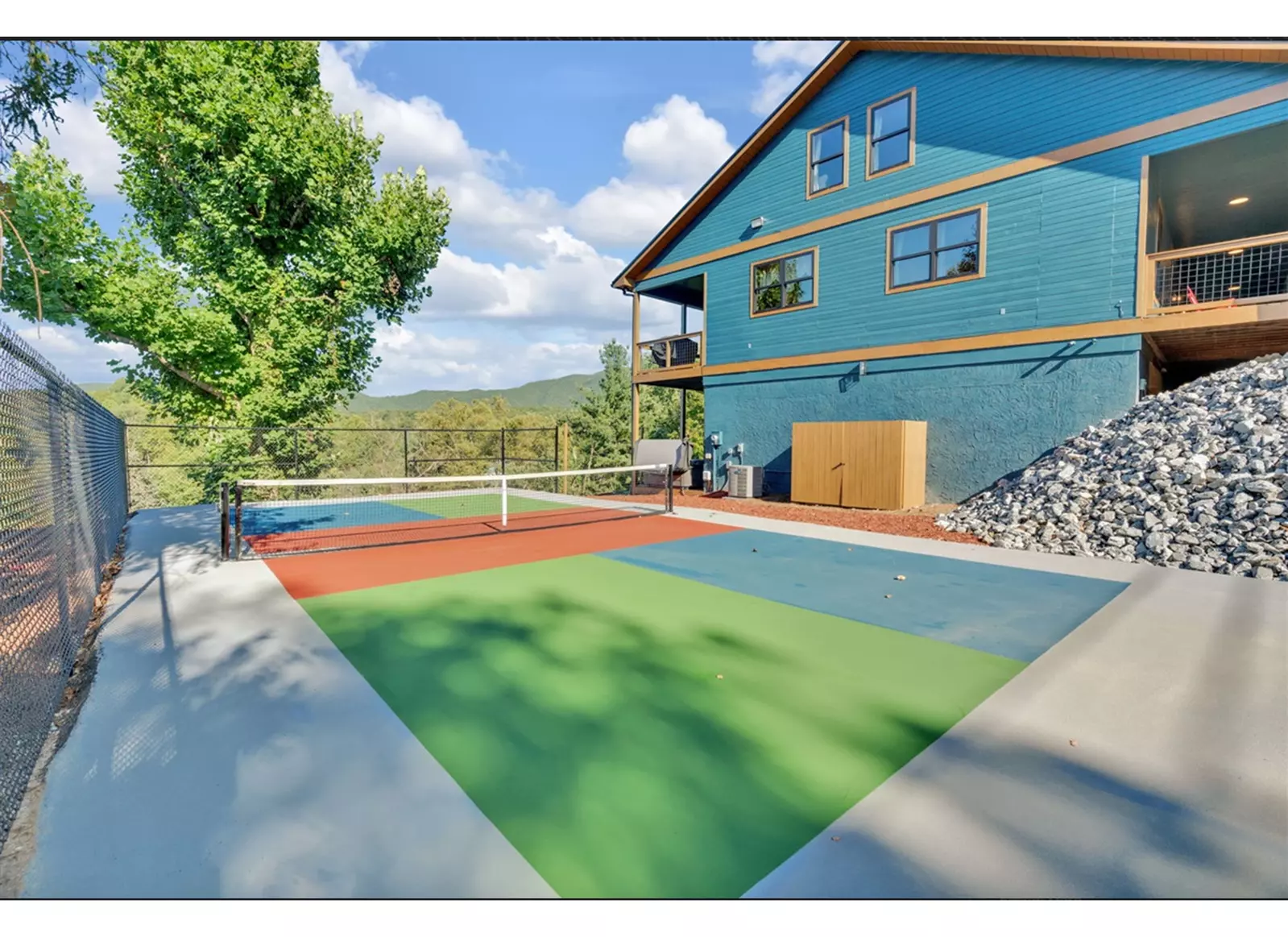 MAJESTIC ENTERTAINMENT