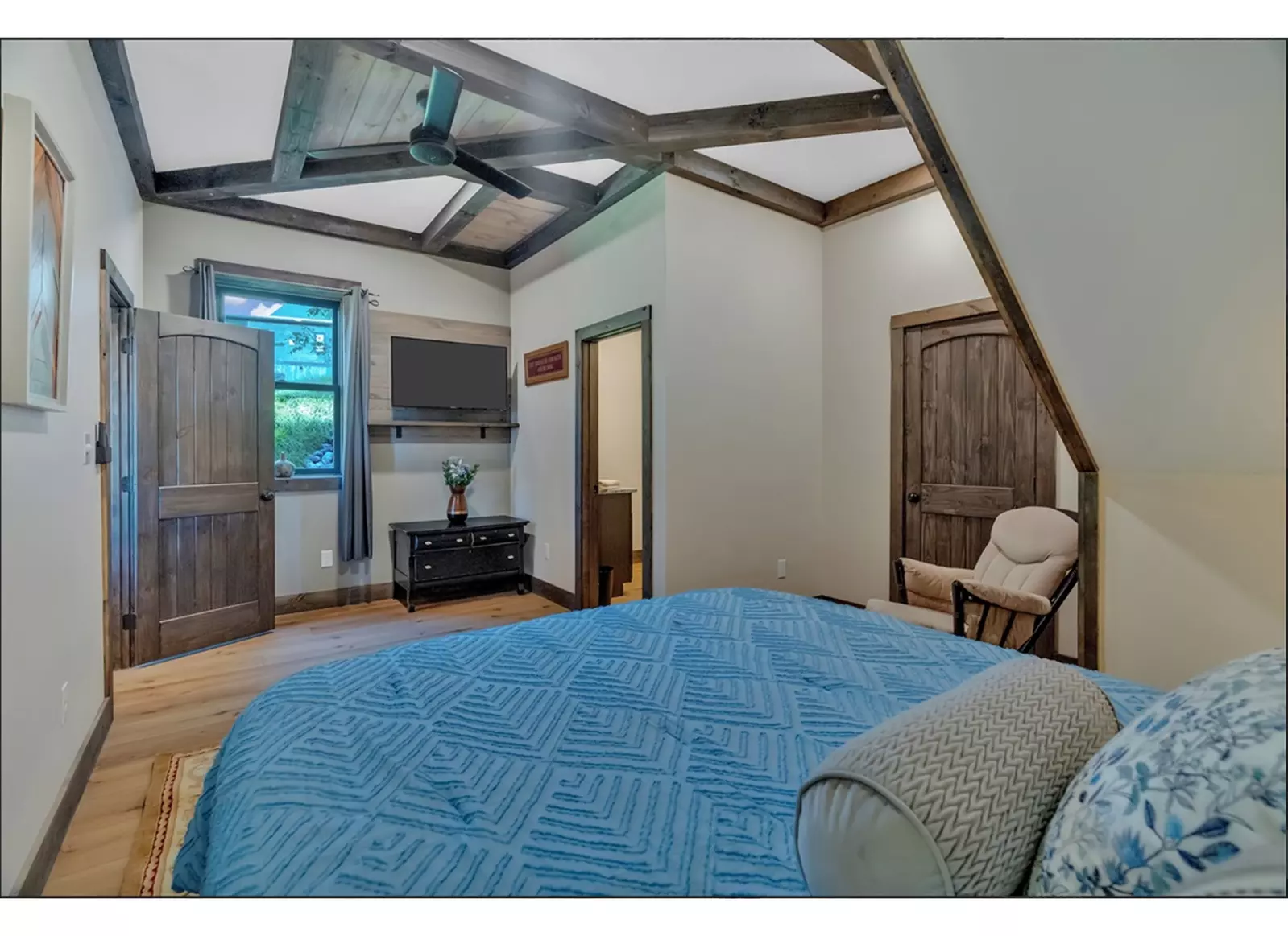 MAJESTIC ENTERTAINMENT