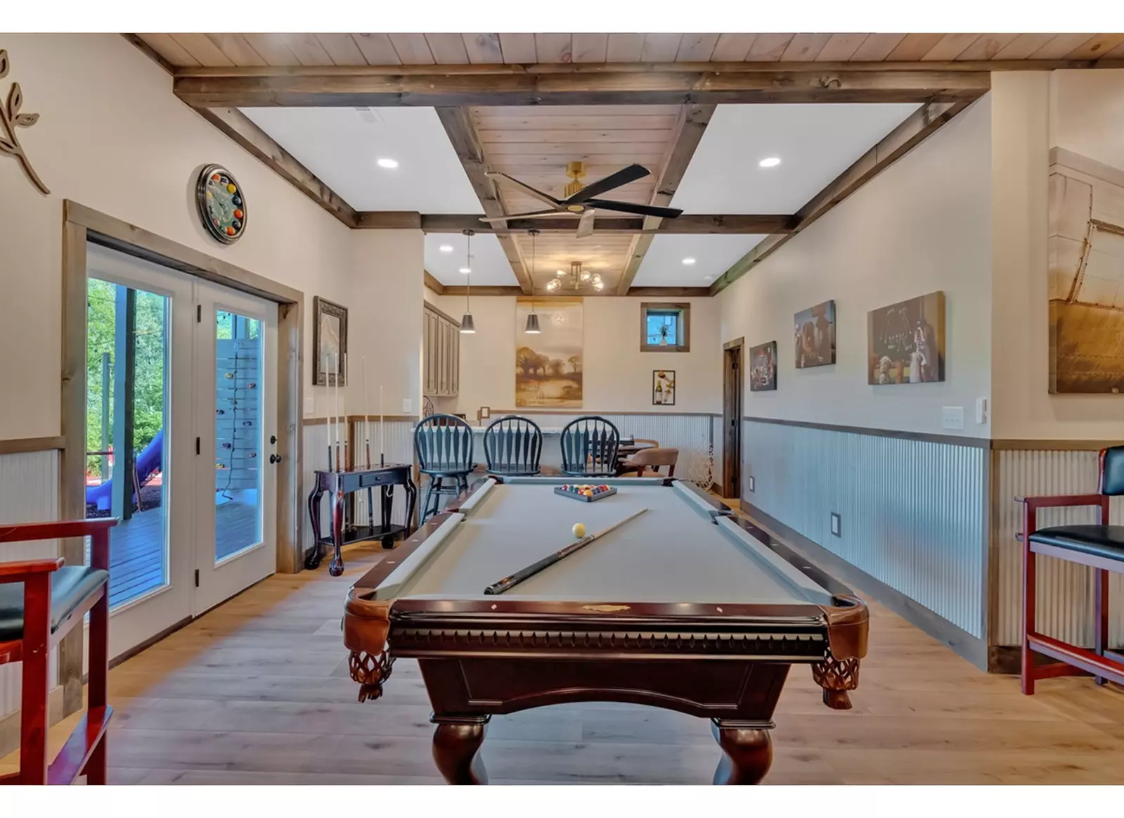 MAJESTIC ENTERTAINMENT