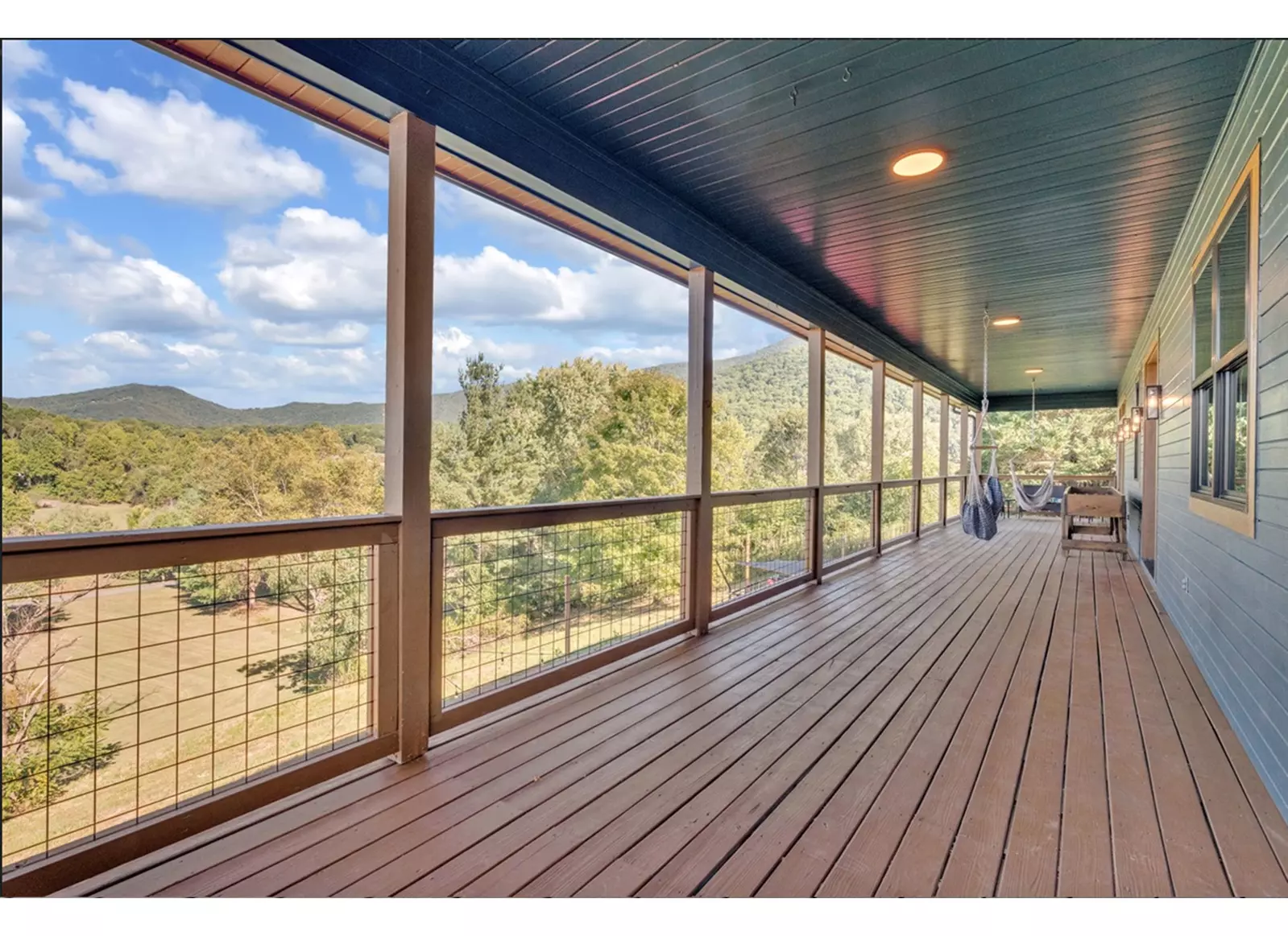 MAJESTIC ENTERTAINMENT