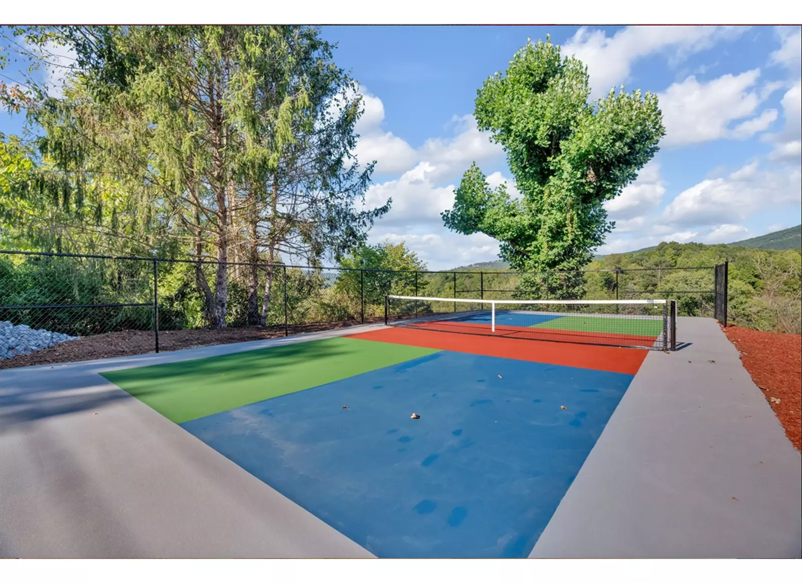 MAJESTIC ENTERTAINMENT