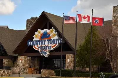 country tonite is one of the pigeon forge attractions you can enjoy for free