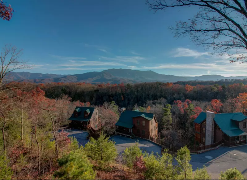 LECONTE VIEW MANOR