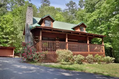 bear crossing is one of the best pet-friendly cabins in gatlinburg tn