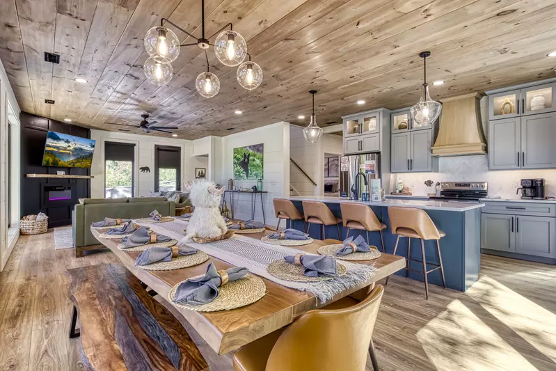 WANDERIN' BEAR LODGE