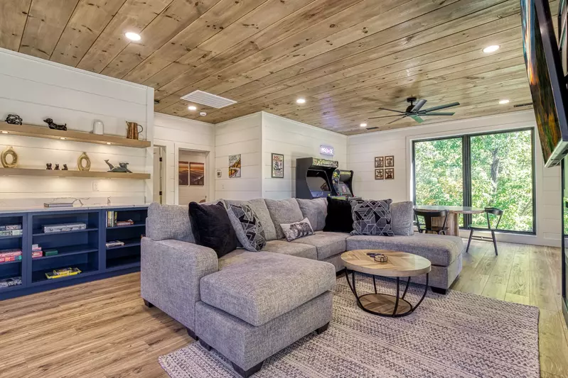 WANDERIN' BEAR LODGE