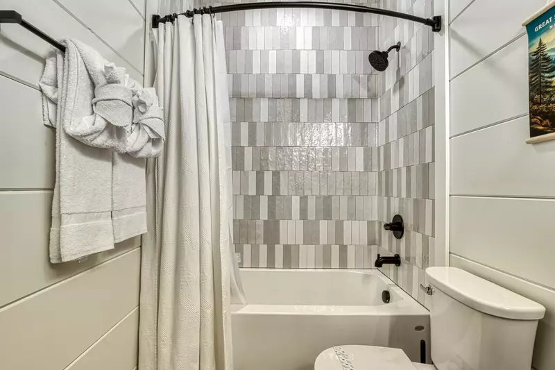 WANDERIN' BEAR LODGE