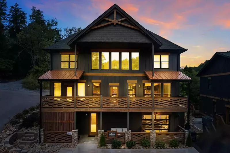 bear paws is a top luxury cabin at bears cove at the glades